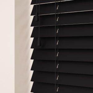 quality_real_wood_venetian_blind_black