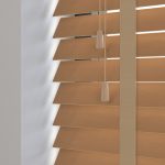 light_oak_real_wood_venetian_blinds