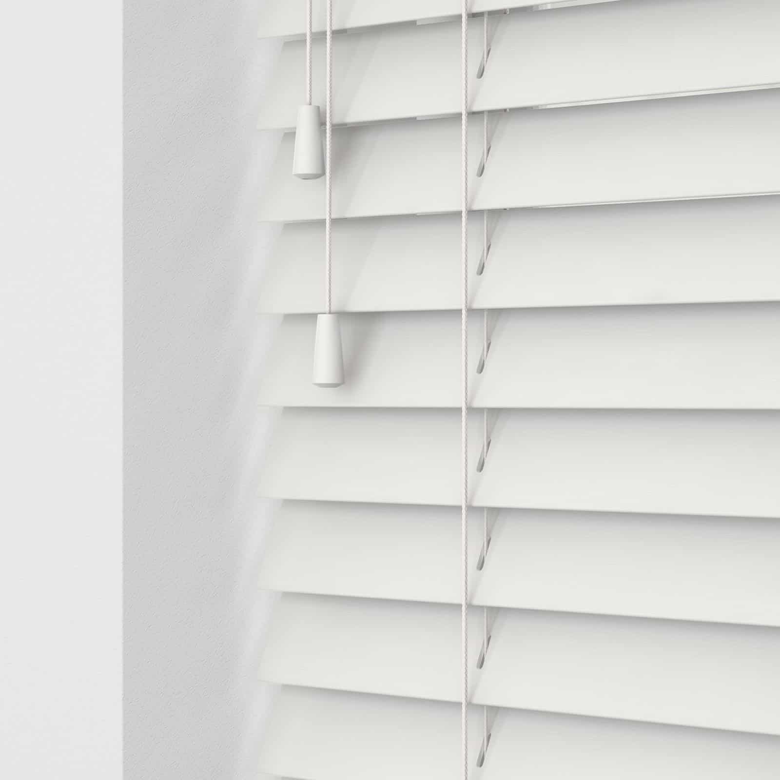 Faux wood store blinds