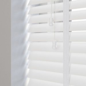 off_white_venetian_blinds