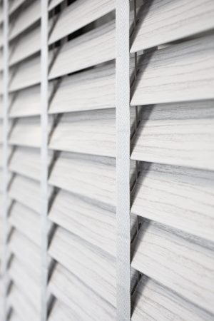 whitewash_oak_venetian_blinds